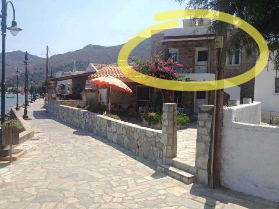 Spiros Apartments Livadia  Exteriör bild